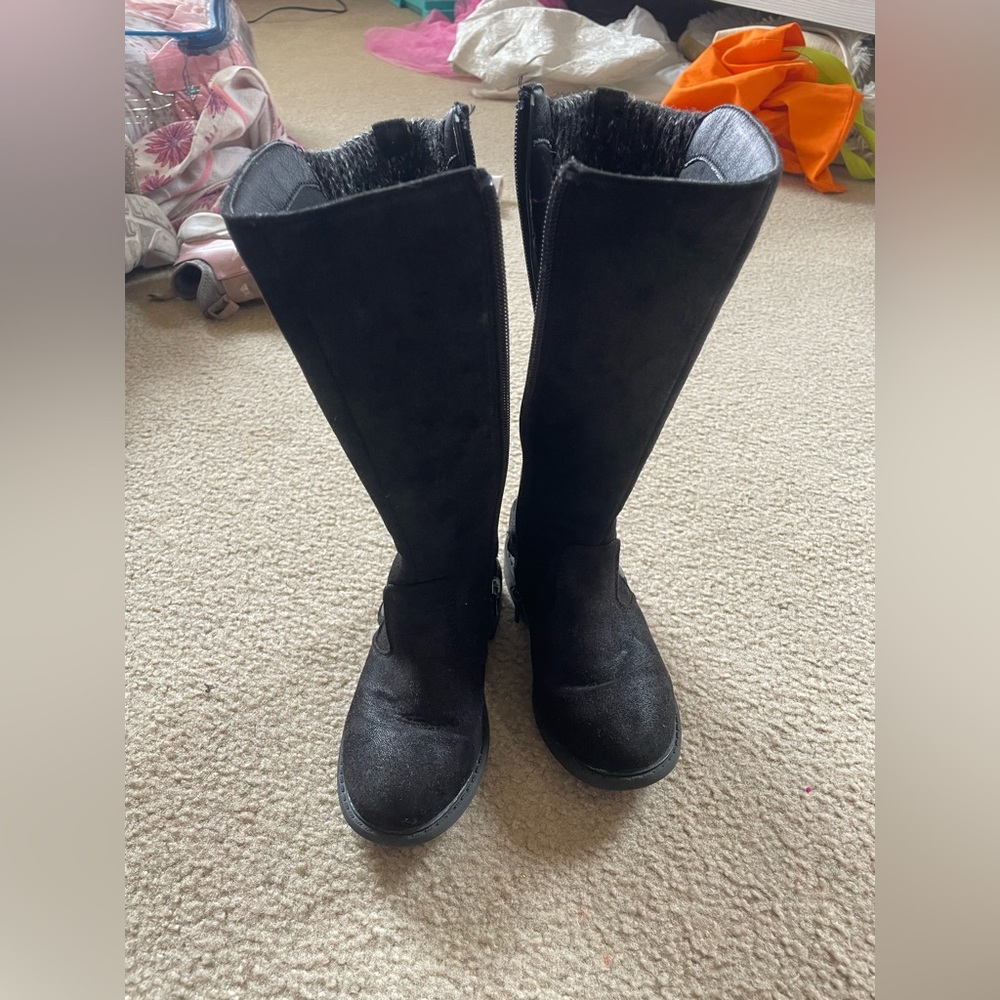 Adorable Black Boots